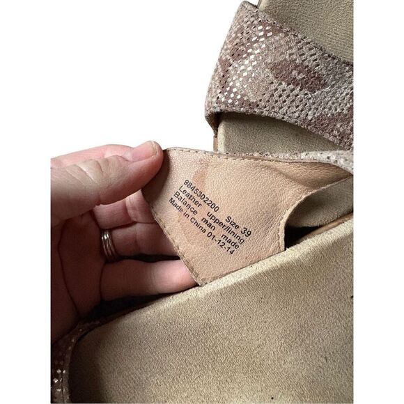 Dansko Soonet Metallic Snakeskin Strap Sandals size 39 US 8.5 9 Tan Cream - Picture 6 of 13